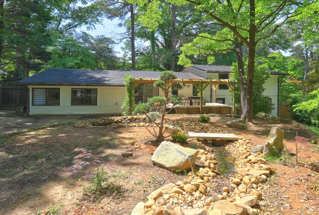 3497 Backyard 2.jpg