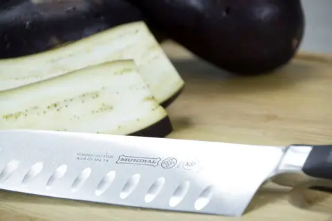 Mundial BP5109-7GE Santoku Knife 5100 Series 7 inches Black 1.webp