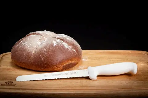 Mundial W5627-8E Carving and Slicing Knife Serrated Edge 5600 Series 8 inches White 5.webp