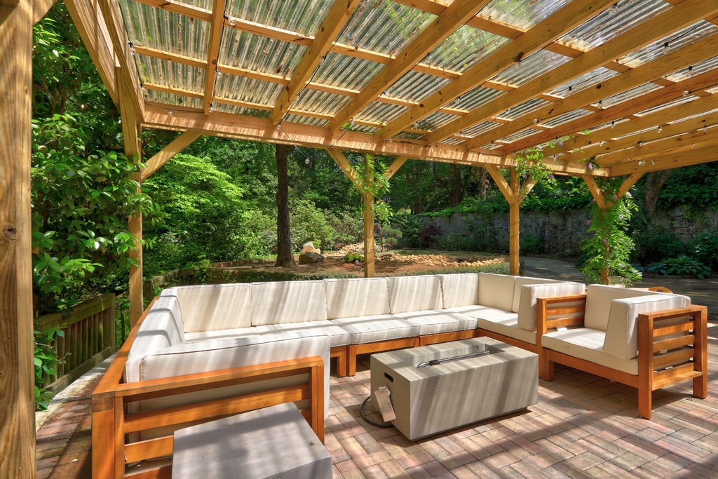 3497 Patio 2.jpg