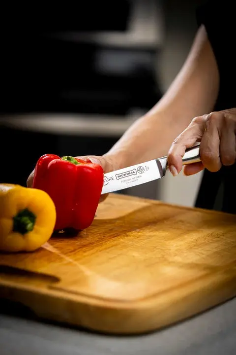 Mundial 4100-7 Knife Set With Wood Block Future Series 7-Piece Silver 22.webp