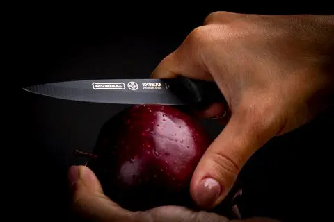 Mundial VX9900-5 Black Knife Set With Black Handle 5 Piece Plastic Blade Protectors 19.webp