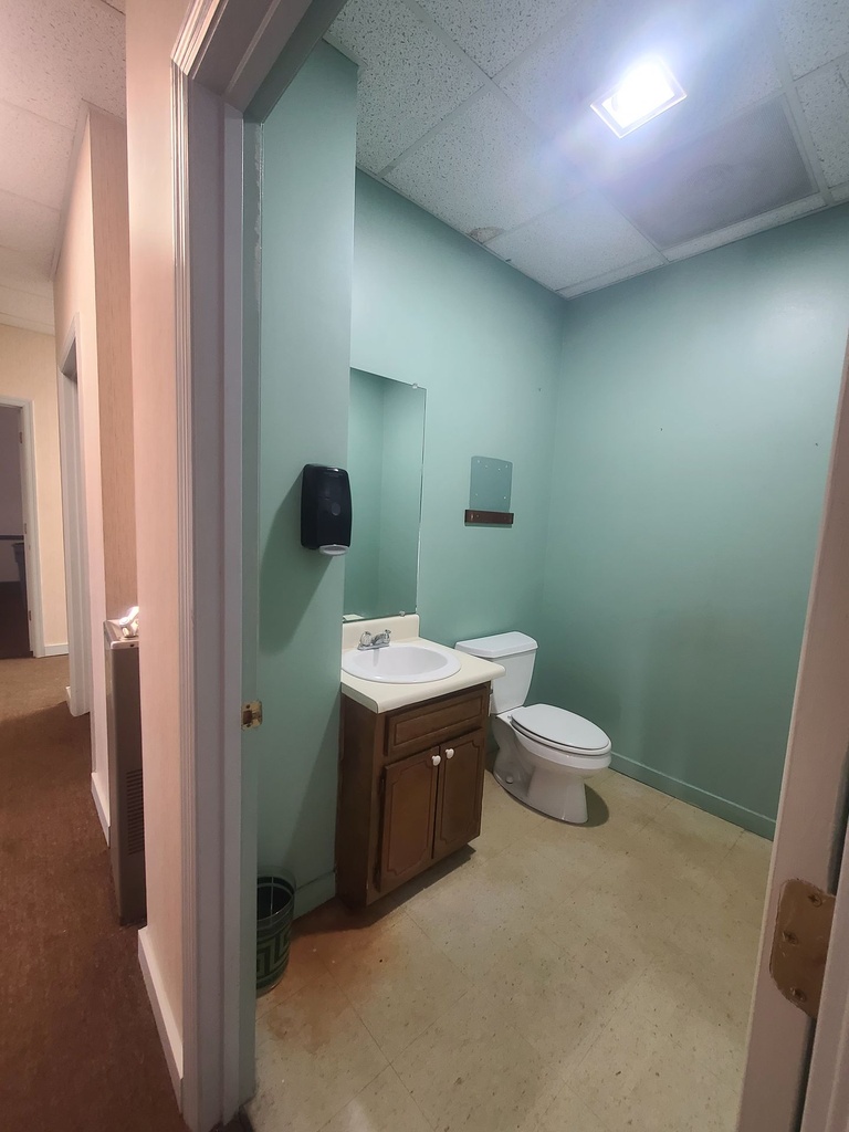 restroom 2.jpg