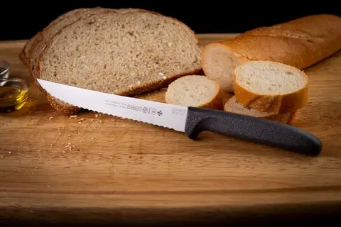 Mundial 5622-6E Utility Knife Serrated 5600 Series 6 inches Black