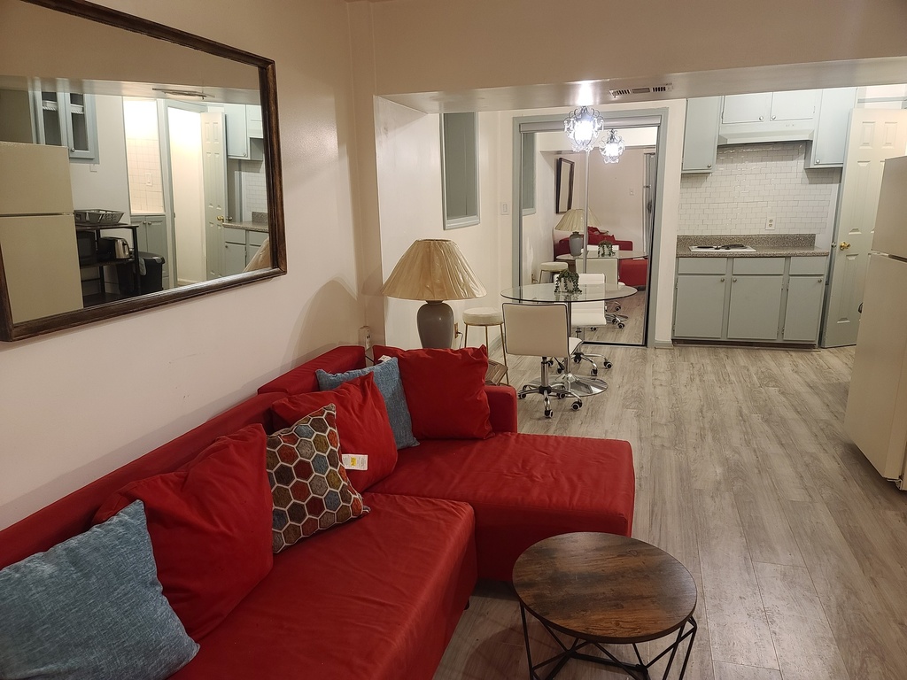 1606 Bussell pl-Room 2 