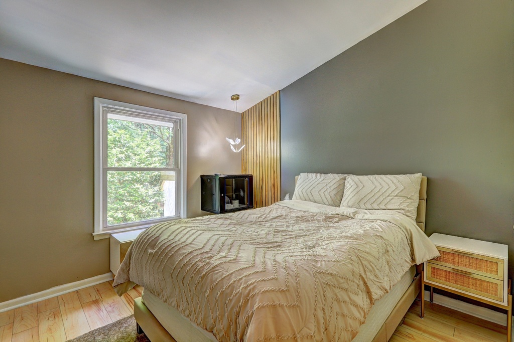 3497Northcrest rd-Room 3 