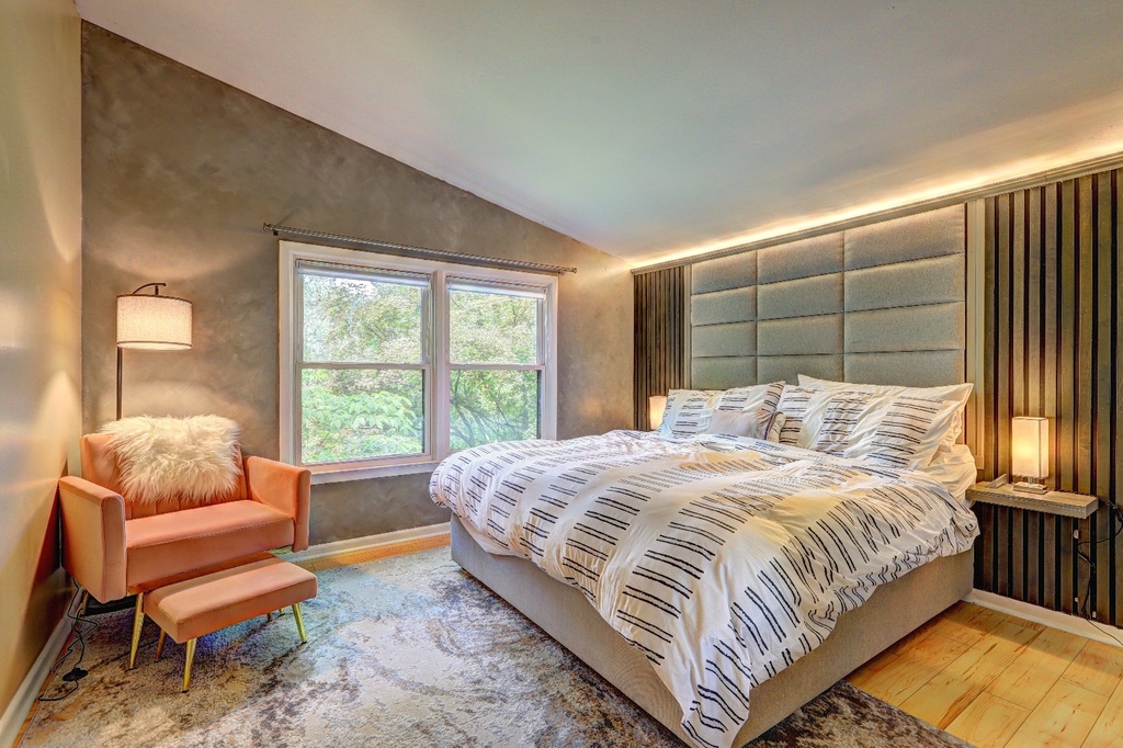 3497Nortcrest rd-Room 2 
